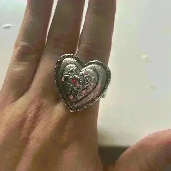 Super  cute y2k ring - Picture 3 of 3